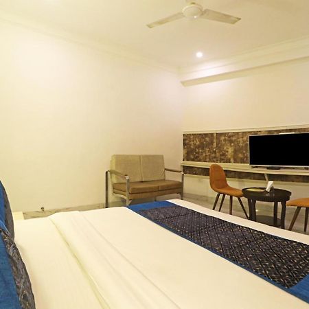 Hotel Almora Near Delhi Airport New Delhi Exteriör bild