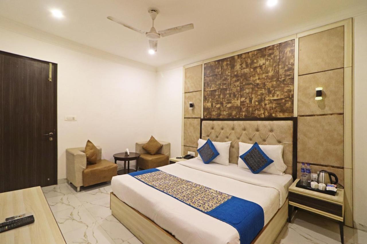 Hotel Almora Near Delhi Airport New Delhi Exteriör bild