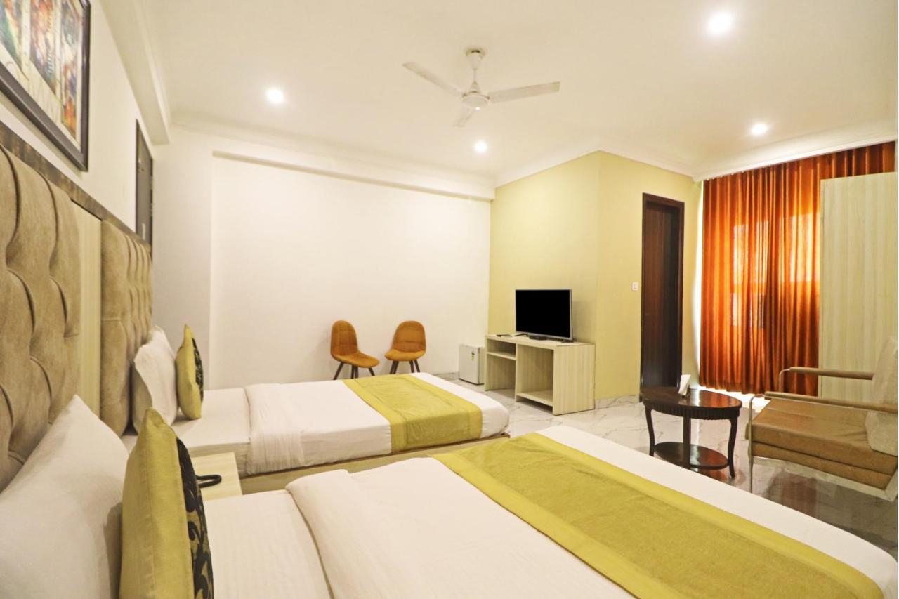 Hotel Almora Near Delhi Airport New Delhi Exteriör bild