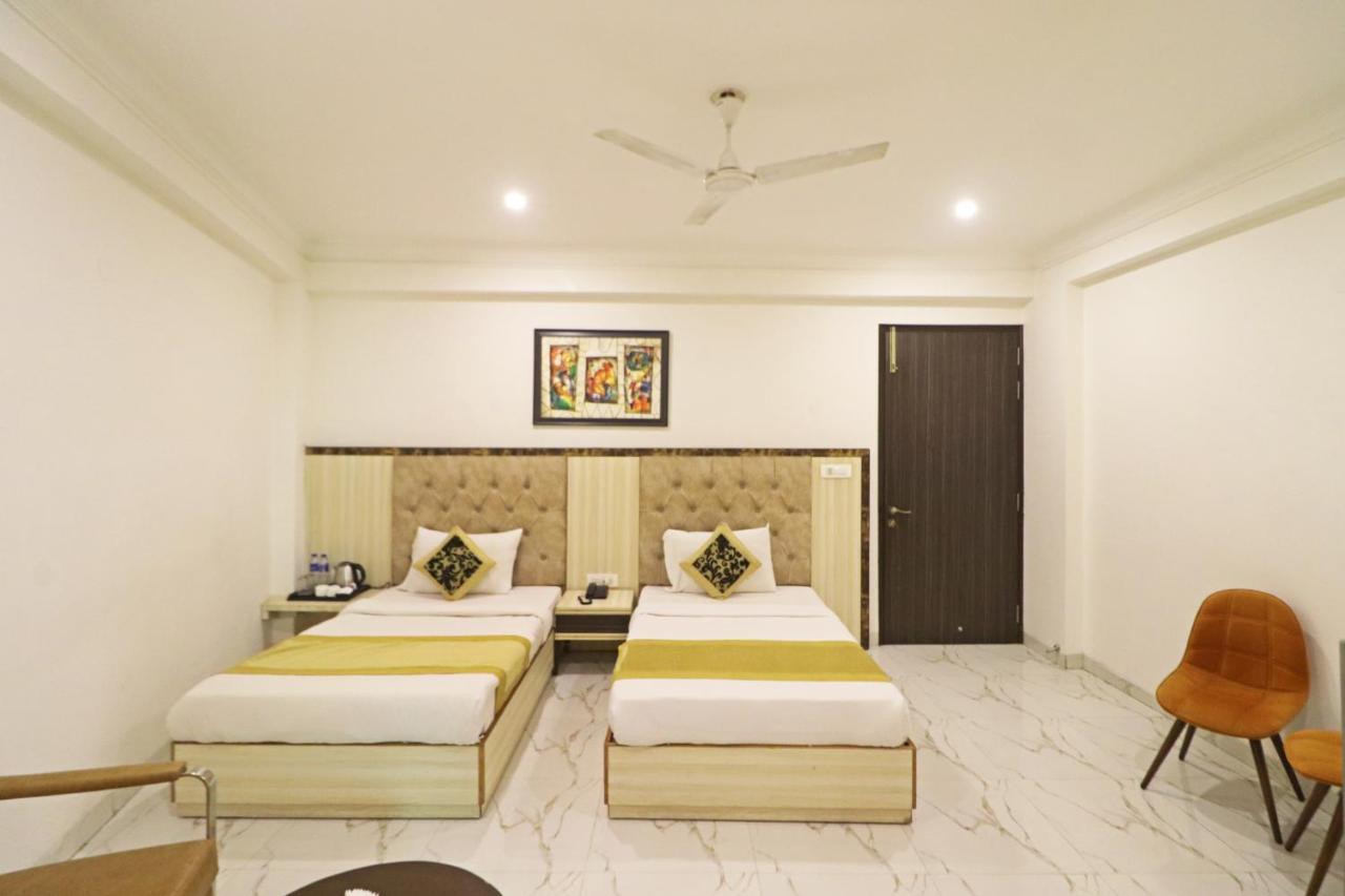 Hotel Almora Near Delhi Airport New Delhi Exteriör bild