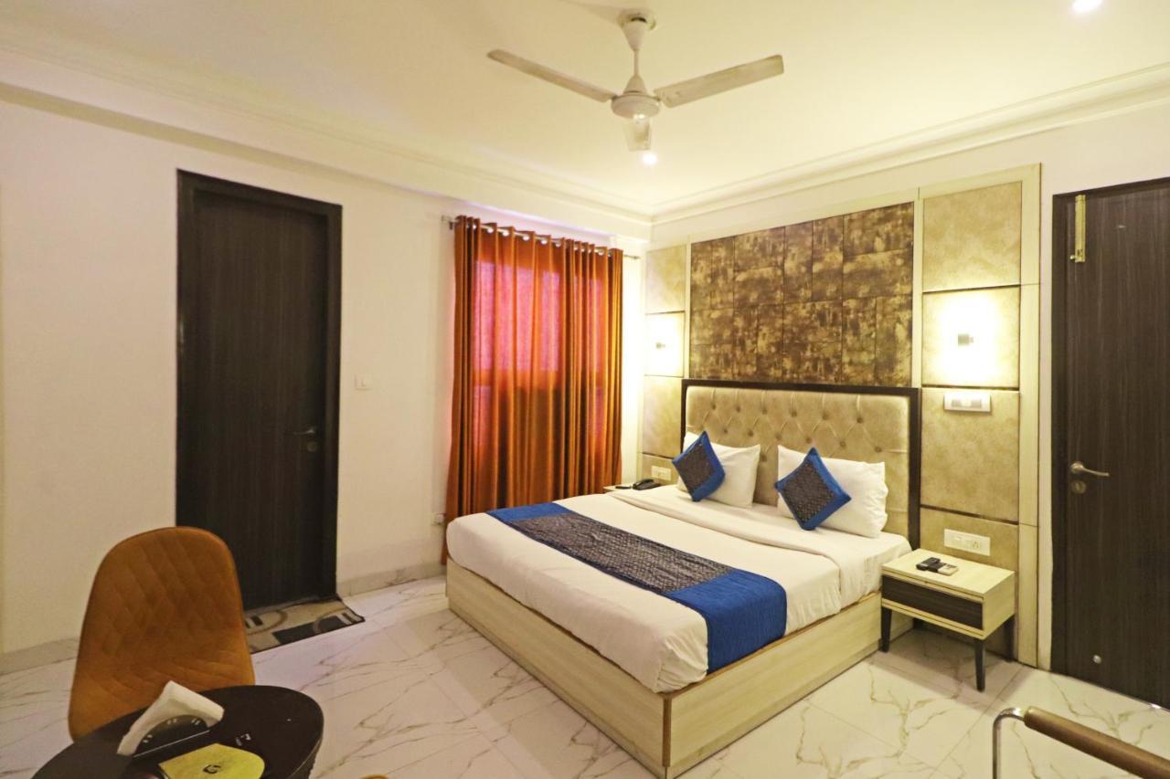Hotel Almora Near Delhi Airport New Delhi Exteriör bild
