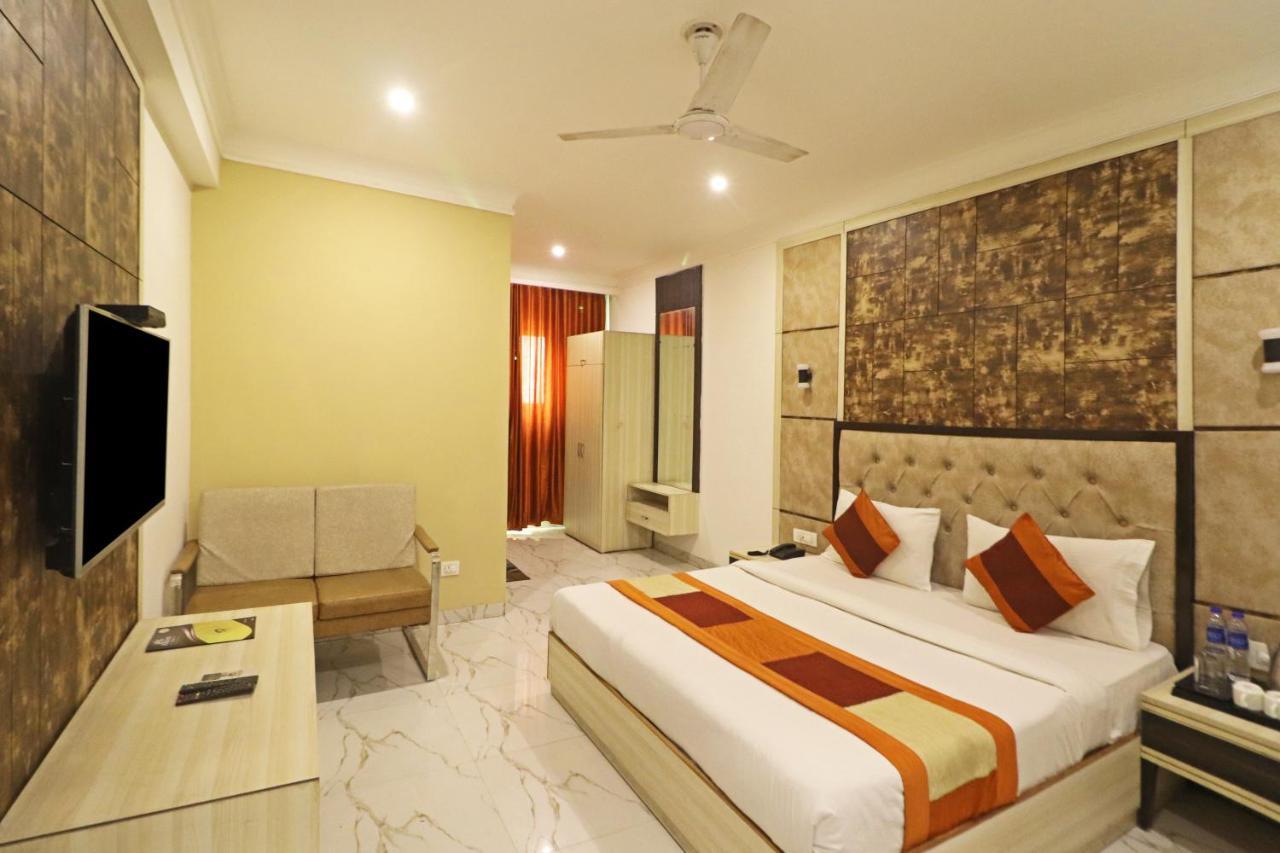 Hotel Almora Near Delhi Airport New Delhi Exteriör bild