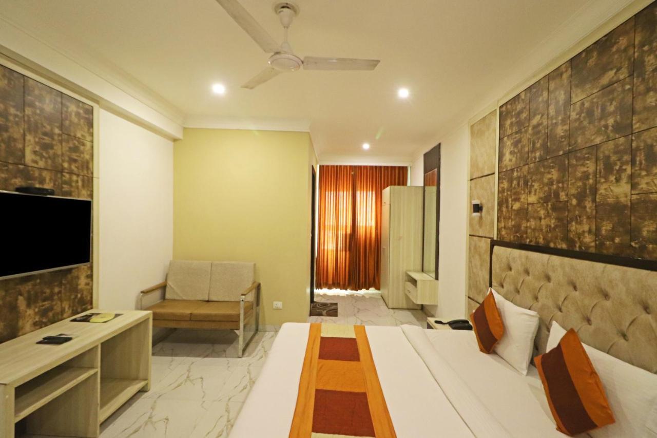 Hotel Almora Near Delhi Airport New Delhi Exteriör bild