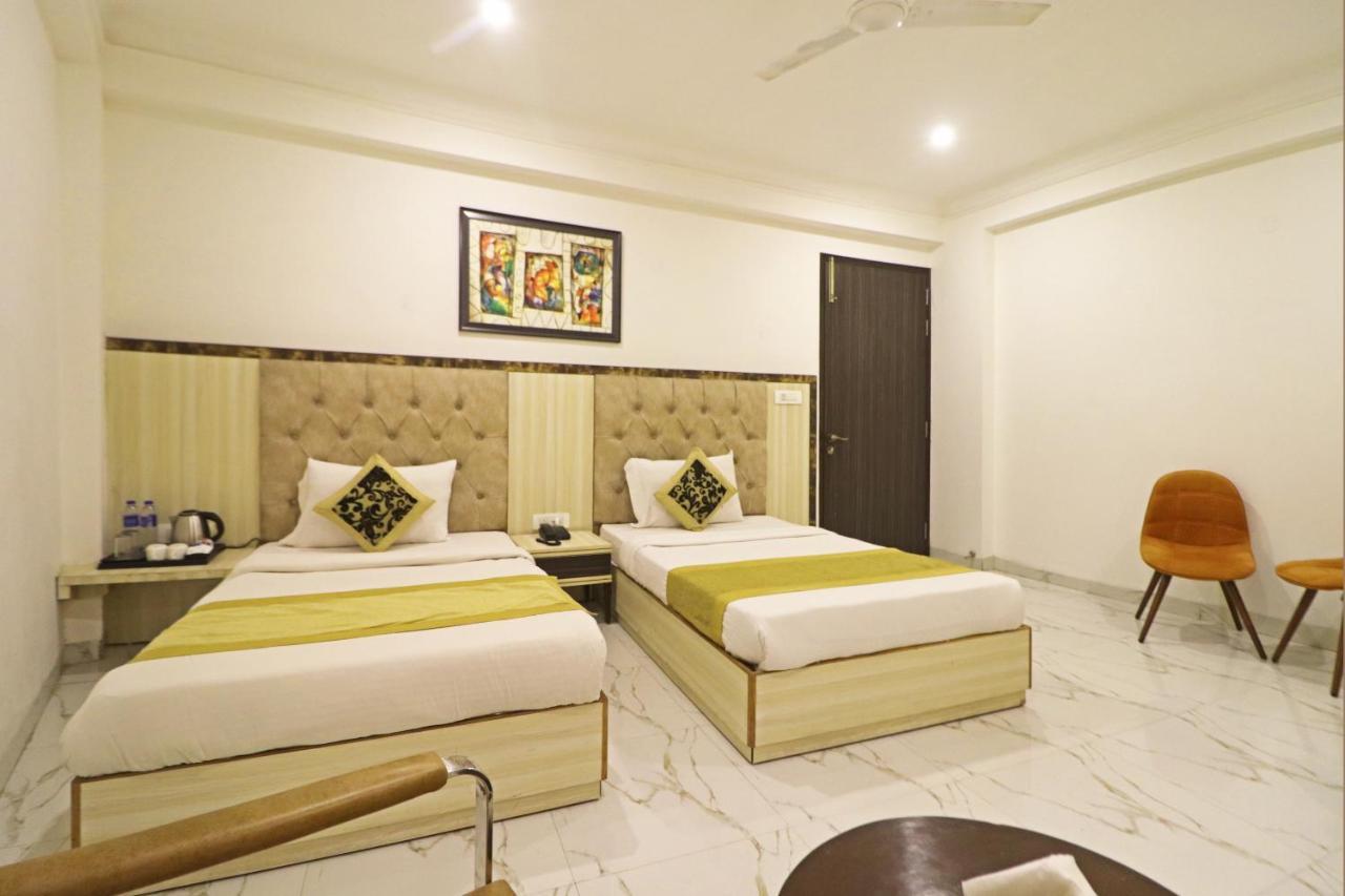 Hotel Almora Near Delhi Airport New Delhi Exteriör bild