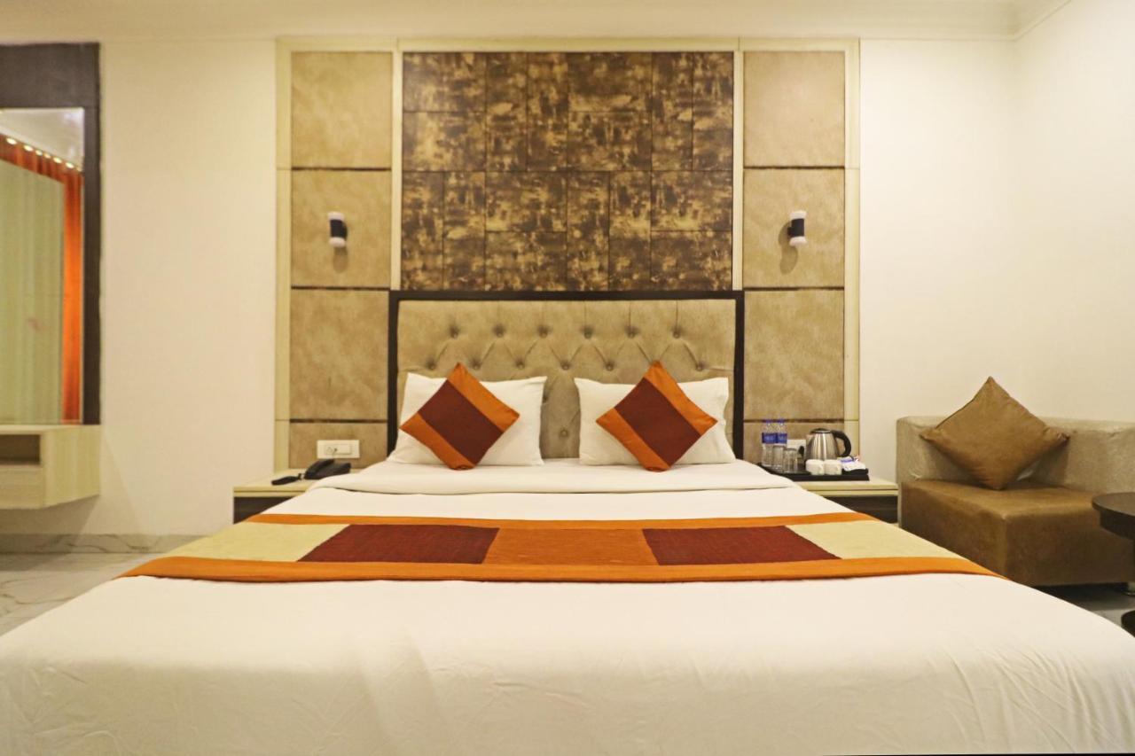 Hotel Almora Near Delhi Airport New Delhi Exteriör bild