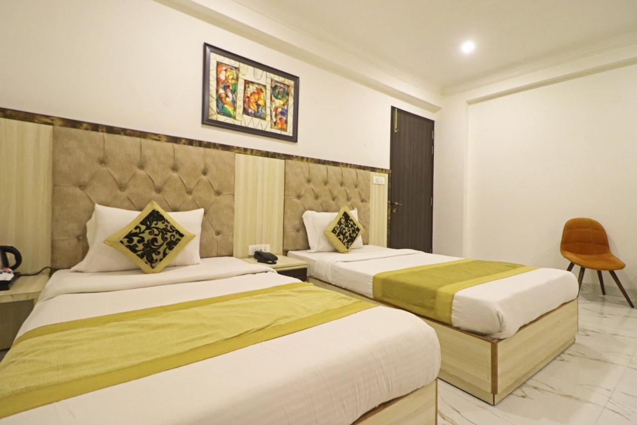 Hotel Almora Near Delhi Airport New Delhi Exteriör bild