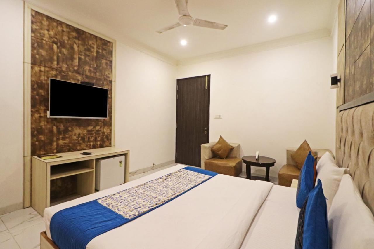 Hotel Almora Near Delhi Airport New Delhi Exteriör bild
