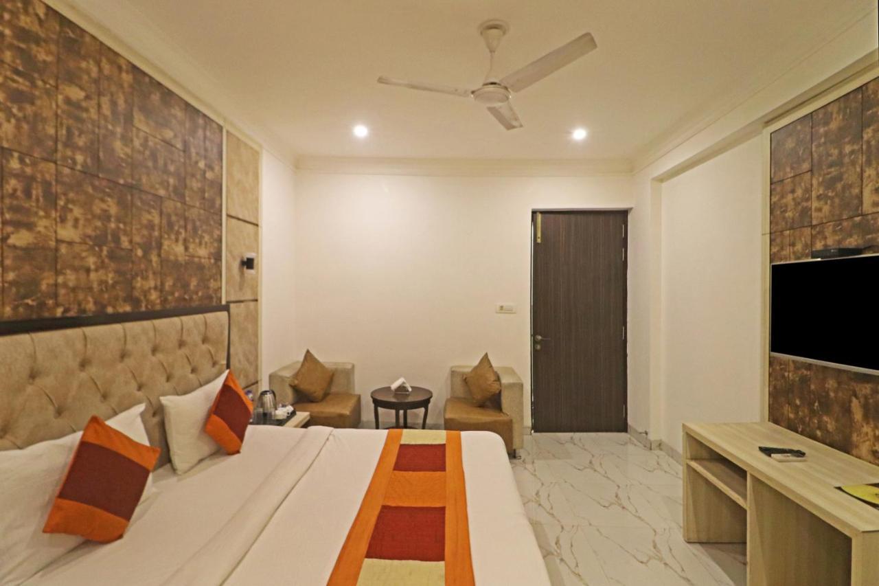 Hotel Almora Near Delhi Airport New Delhi Exteriör bild