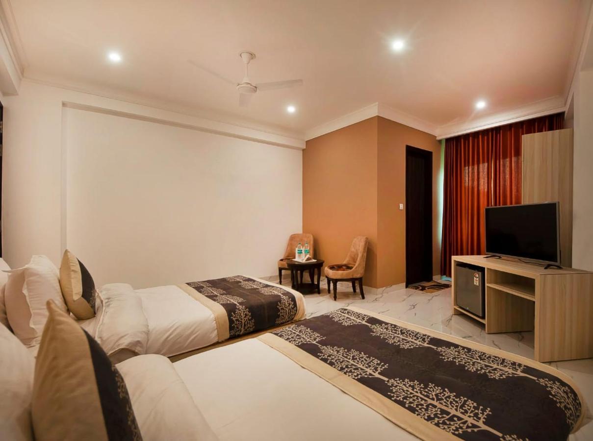 Hotel Almora Near Delhi Airport New Delhi Exteriör bild