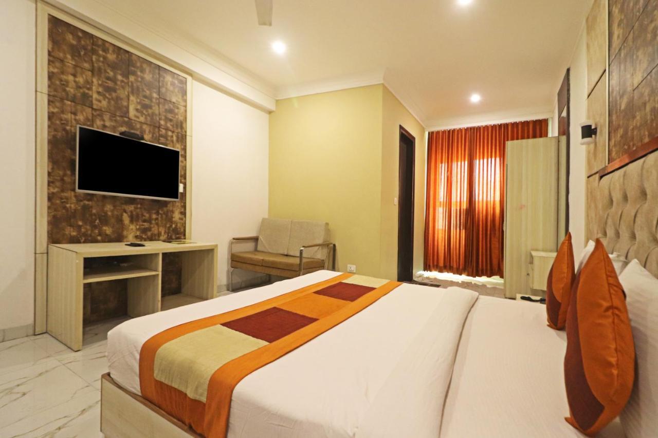 Hotel Almora Near Delhi Airport New Delhi Exteriör bild