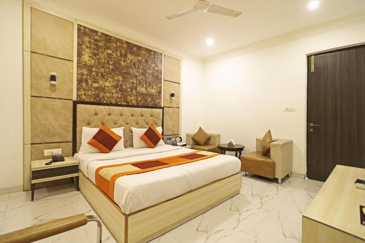 Hotel Almora Near Delhi Airport New Delhi Exteriör bild