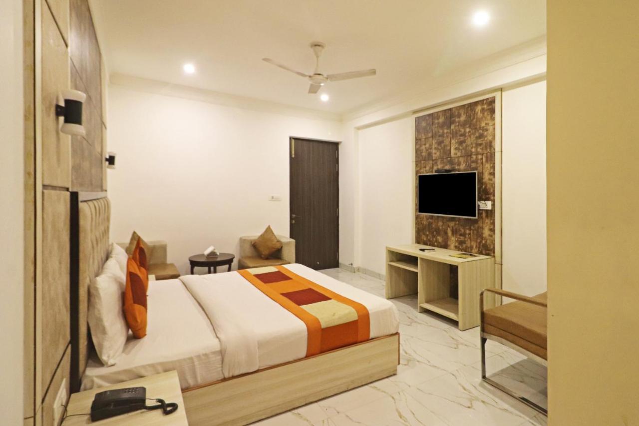 Hotel Almora Near Delhi Airport New Delhi Exteriör bild
