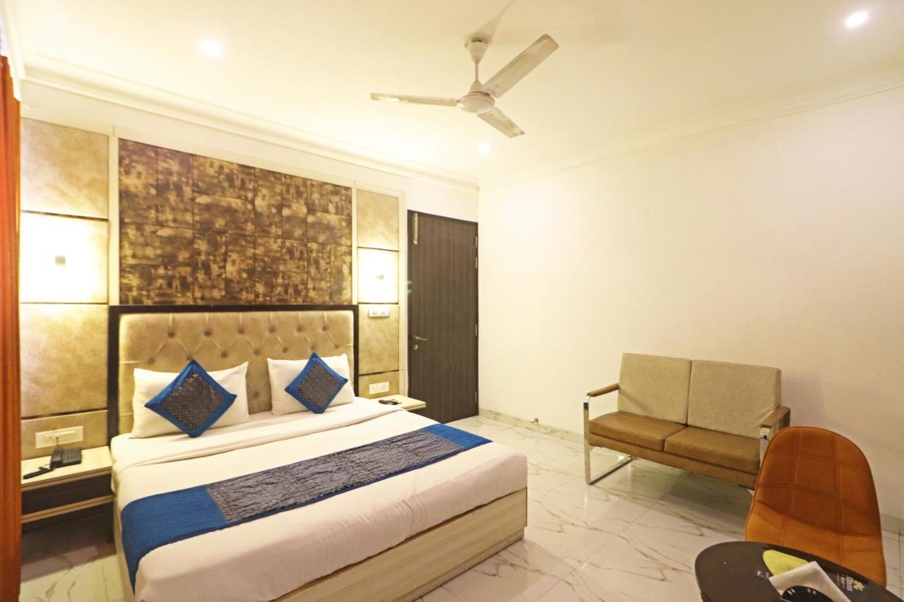 Hotel Almora Near Delhi Airport New Delhi Exteriör bild