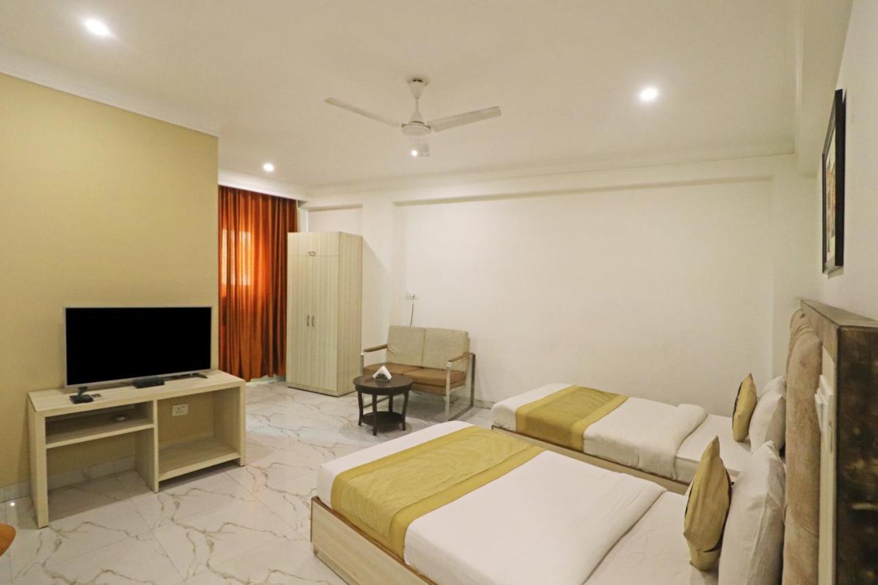 Hotel Almora Near Delhi Airport New Delhi Exteriör bild