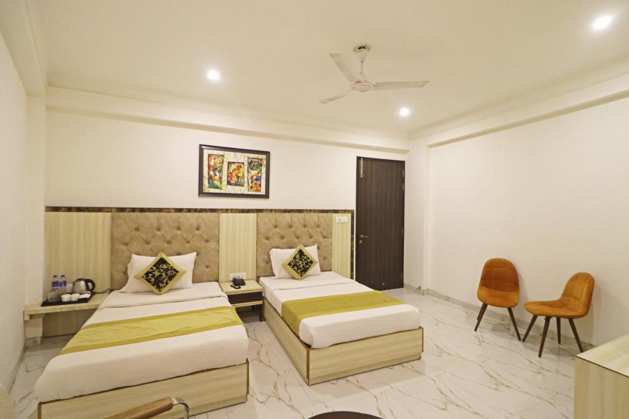 Hotel Almora Near Delhi Airport New Delhi Exteriör bild